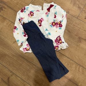 White floral long sleeve and jeggings